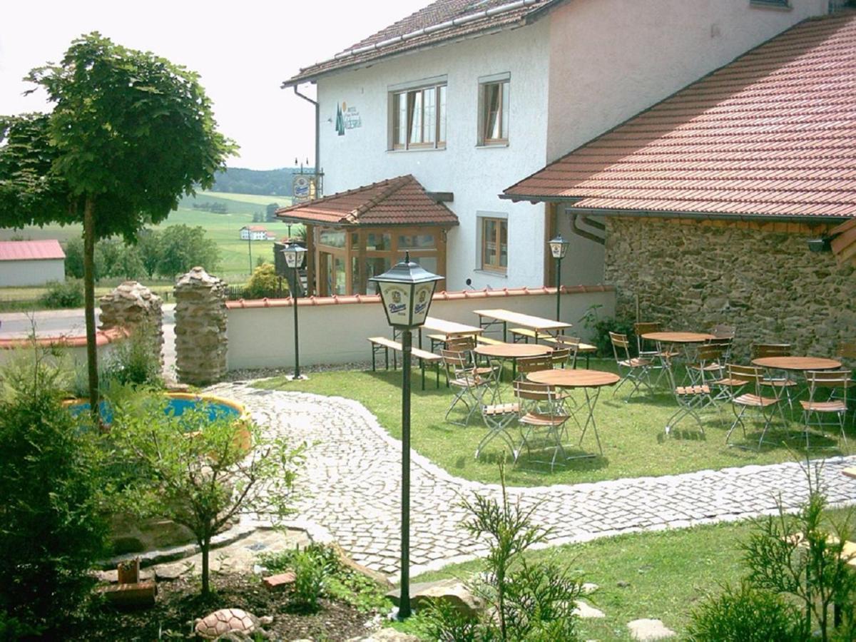 Landhotel Waldesruh フュルト・イム・ヴァルト エクステリア 写真