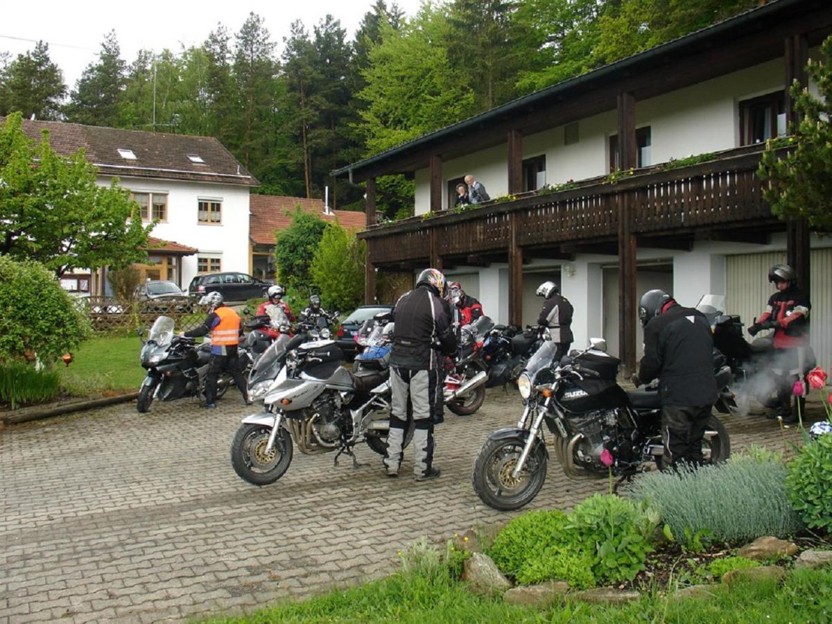 Landhotel Waldesruh フュルト・イム・ヴァルト エクステリア 写真