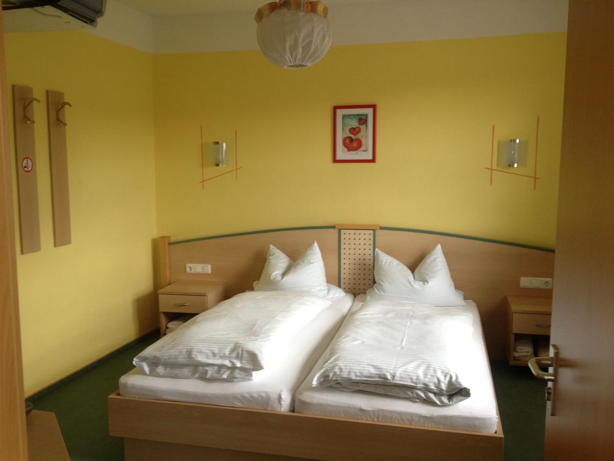 Landhotel Waldesruh フュルト・イム・ヴァルト エクステリア 写真